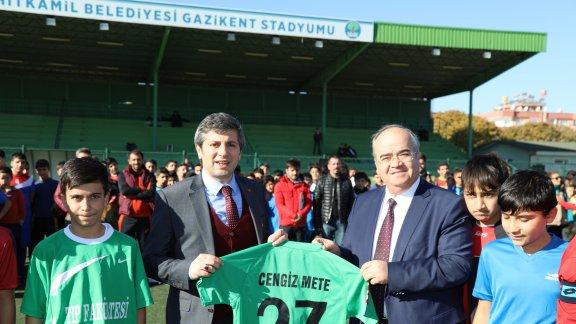 İl Milli Eğitim Müdürümüz Sayın Cengiz METE, 2. Geleneksel Futbol Kurtuluş Kupası Turnuvasının Açılışına Katıldılar.