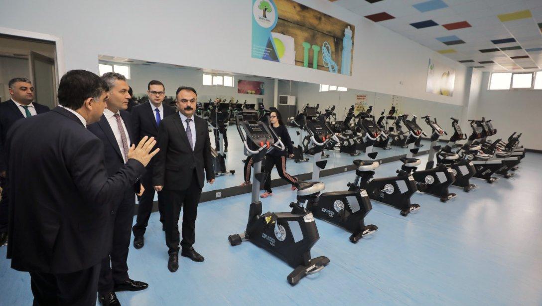 Şehitkamil Belediye Başkanı Sayın Rıdvan FADILOĞLU ile İl Müdürümüz Yasin TEPE,  İbrahimli Spor Merkezini ziyaret ettiler.