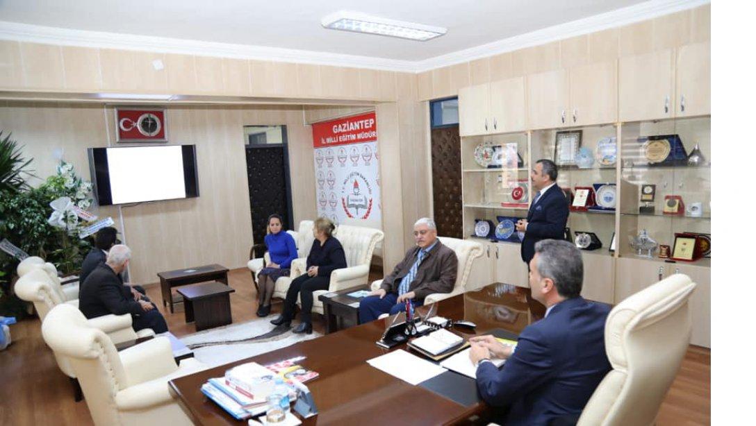 İl Millî Eğitim Şube Müdürü Ahmet Savaş Aksu, İl Müdürümüz Yasin Tepe' ye birimleri hakkında brifing verdi.