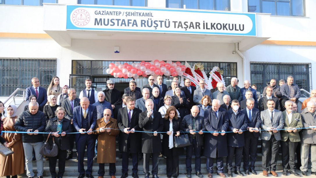 Merhum bakanımız Mustafa Rüştü Taşar'ın isminin verildiği ilkokulun resmî açılışı