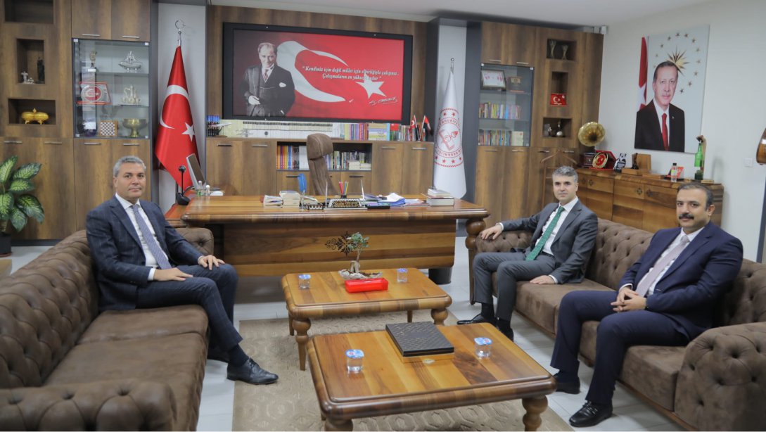 Gaziantep Cumhuriyet Başsavcısı Sayın İsmail Karataş ve Gaziantep Adalet Komisyonu Başkanı Sayın Fatih Adıgüzel, İl Müdürümüz Yasin Tepe'yi ziyaret ettiler.