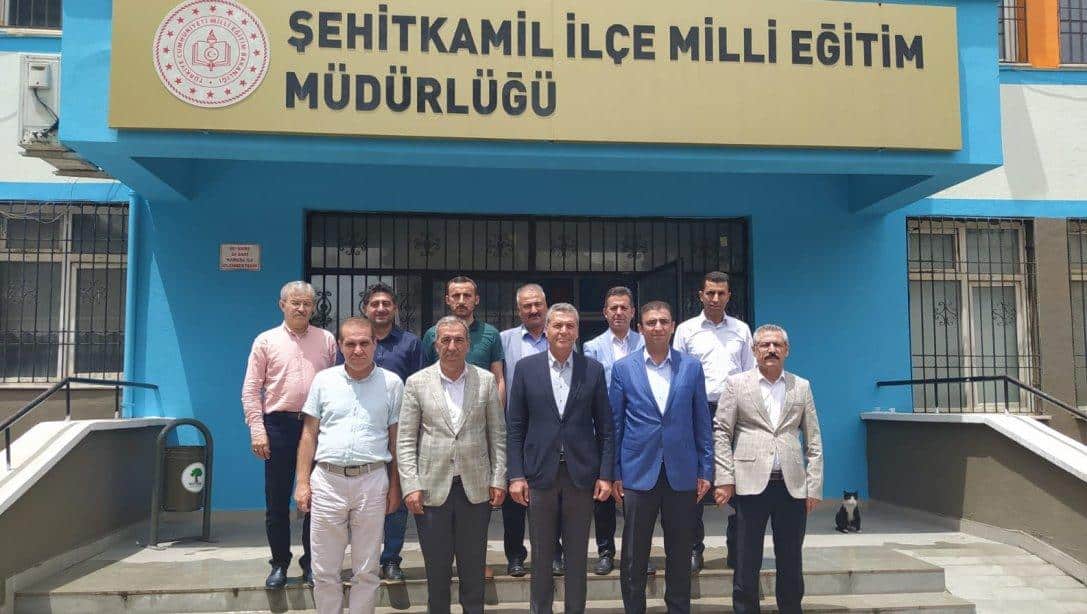 İl Millî Eğitim Müdürümüz Yasin Tepe, Şahinbey İlçe Millî Eğitim Müdürü Erdal Kılınç, Şehitkâmil İlçe Millî Eğitim Müdürü Mehmet Yağcı'yı ziyaret ettiler.