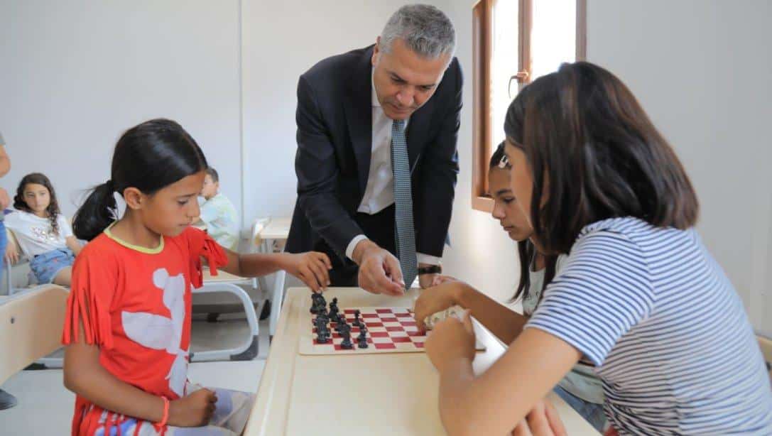 Gençlik ve Spor Bakanı Sn. Osman Aşkın Bak, Valimiz Sn. Kemal Çeber ile protokol üyeleri GASMEK Nurdağı Kurs Merkezi'ni ziyaret ettiler.