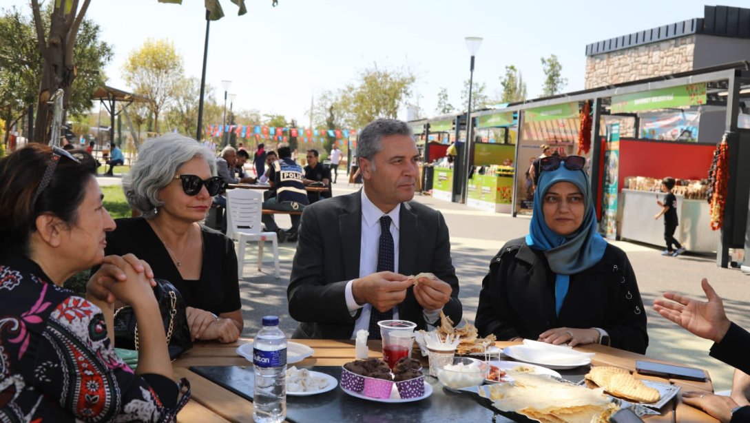 İl Millî Eğitim Müdürümüz Yasin Tepe'nin Gaziantep Olgunlaşma Enstitüsü Stantını Ziyareti