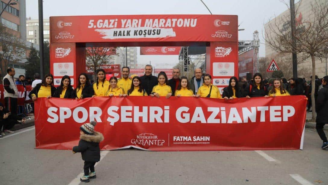 5. Gazi Yarı Maratonu Spor Şehri Gaziantep Aşkı ile En Uzun Yol Koşusu