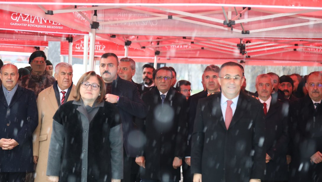 İl Millî Eğitim Müdürümüz Yasin Tepe, Gazi Mustafa Kemal Atatürk'ün Gaziantep'e Gelişi'nin 91. Yıl Dönümü Münasebeti ile Düzenlenen Çelenk Sunma Törenine Katıldı.