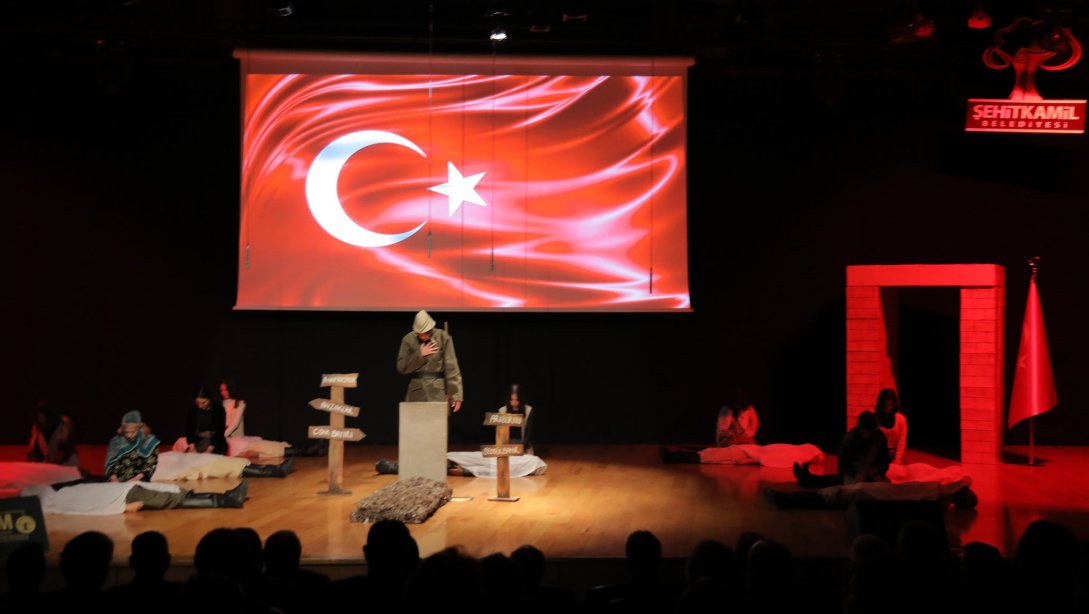 Gaziantep Anadolu Lisesi 18 Mart Şehitler Günü ve Çanakkale Deniz Zaferi Programı, Şehitkâmil Kültür ve Kongre Merkezi'nde Gerçekleşti.