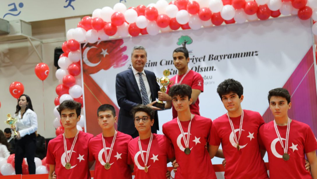 29 Ekim Cumhuriyet Bayramı kapsamında Şehitkamil Belediyesi, Müdürlüğümüz ve Spor İl Müdürlüğü iş birliğiyle düzenlenen turnuvanın ödül töreni