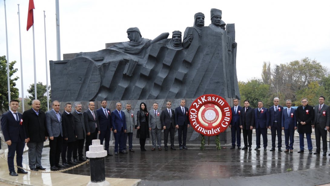 24 Kasım Öğretmenler Günü Münasebetiyle Atatürk Anıtı'na Çelenk Sunma Töreni
