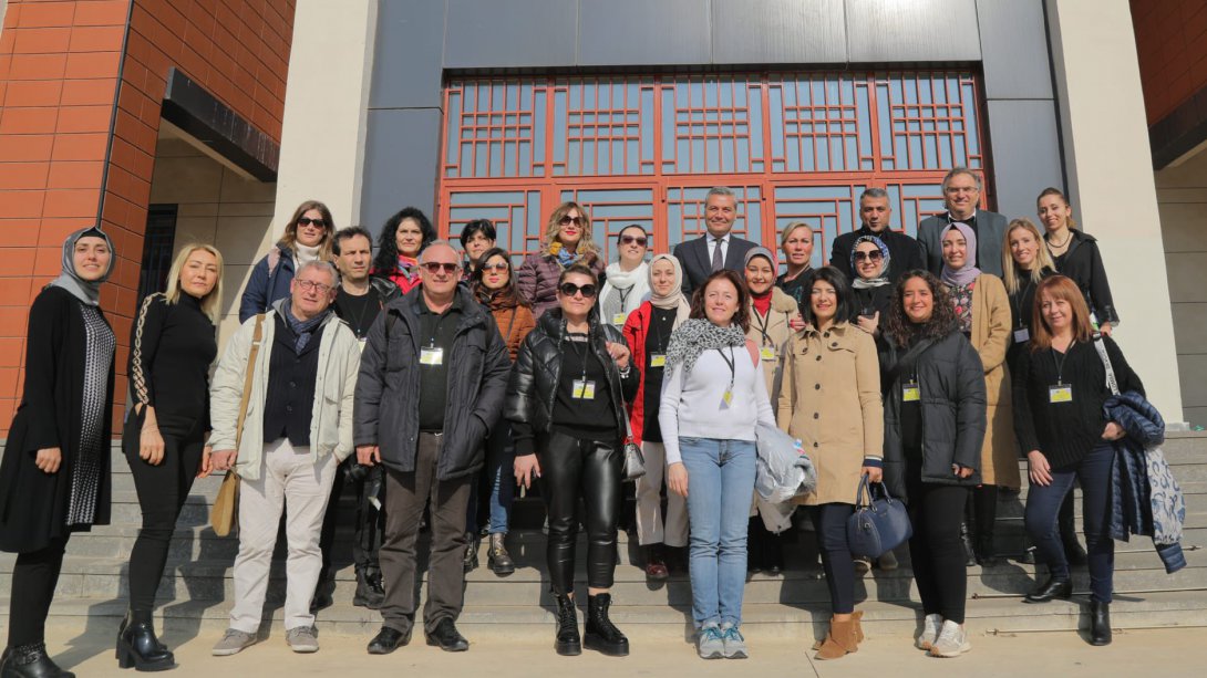 İl Müdürümüz Yasin Tepe, Mehmet Erdemoğlu Anaokulu'nun Erasmus proje ortakları olan İspanya, İtalya ve Romanya'dan gelen öğretmenlerle bir araya geldi.