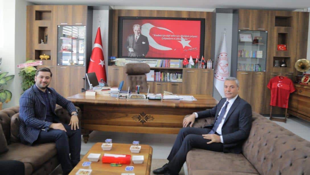 Gaziantep Milletvekilimiz Sayın Mesut Bozatlı, İl Millî Eğitim Müdürümüz Yasin Tepe'yi ziyaret etti.