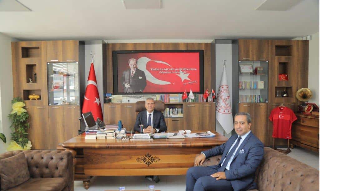Şahinbey İlçe Millî Eğitim Müdürü Cemal Gülistan, İl Millî Eğitim Müdürümüz Yasin Tepe'yi ziyaret etti.