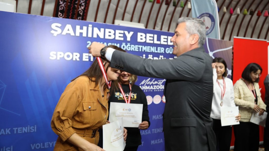 Şahinbey Belediyesi 24 Kasım Öğretmenler Günü Spor Etkinlikleri Ödül Töreni