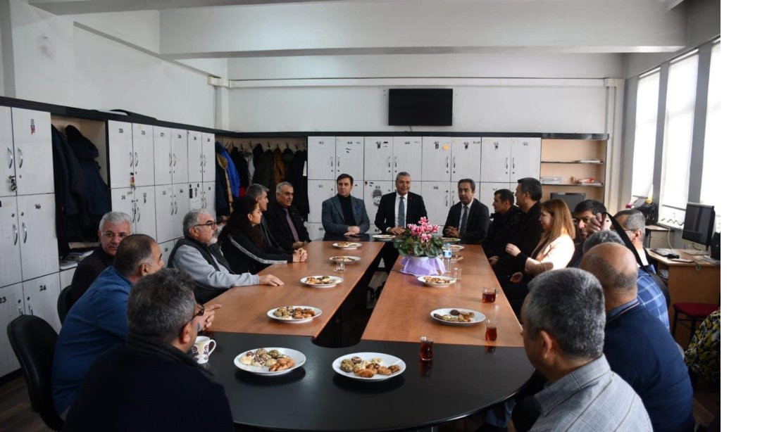 Emine Konukoğlu Anadolu Lisesi Okul Yönetimi ve Öğretmenleri ile Bir Araya Gelindi.