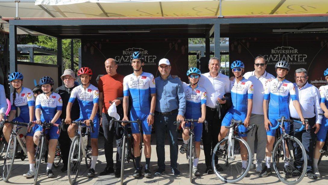 İl Millî Eğitim Müdürümüz Yasin Tepe, 3 Haziran Dünya Bisiklet Günü Festivali Kapsamında Festivaller Parkı Etkinliklerine Katıldı.