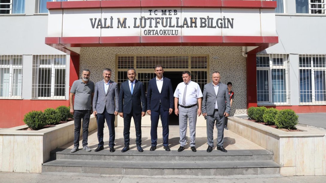 İl Millî Eğitim Müdürümüz Dr. Erdal Kılınç; Şahinbey İlçe Millî Eğitim Müdürü Eyüp Güneş'le Vali Mehmet Lütfullah Bilgin Ortaokulu Destekleme Ve Yetiştirme Kurslarında Öğrenci, Öğretmen Ve Okul Yöneticilerini Ziyaret Etti. 