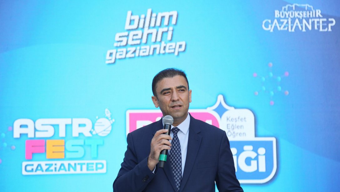 İl Millî Eğitim Müdürümüz Dr. Erdal Kılınç, TÜBİTAK 4007 Bilim Şenlikleri Destekleme Programı Kapsamında GBB Tarafından Gerçekleştirilen ASTROFEST Gaziantep Bilim Şenliği'nde #EğitimŞehriGaziantep'in Bilimsever Öğrencileri İle Buluştu.