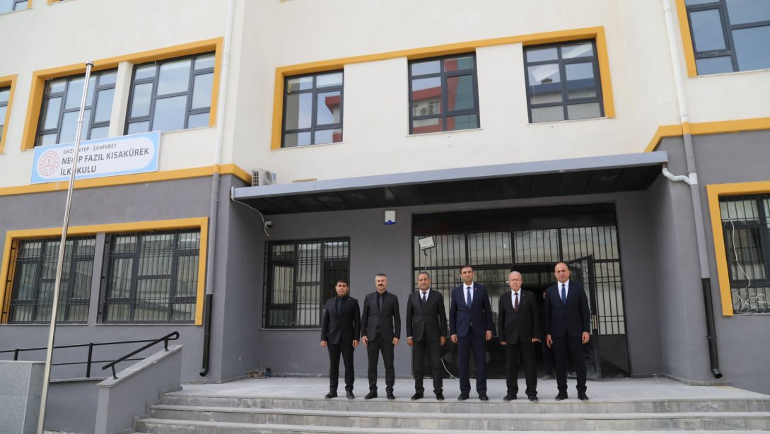 İl Millî Eğitim Müdürümüz Dr. Erdal Kılınç, Şahinbey İlçe Millî Eğitim Müdürü Eyüp Güneş'le Necip Fazıl Kısakürek İlkokulunda İncelemelerde Bulundu.
