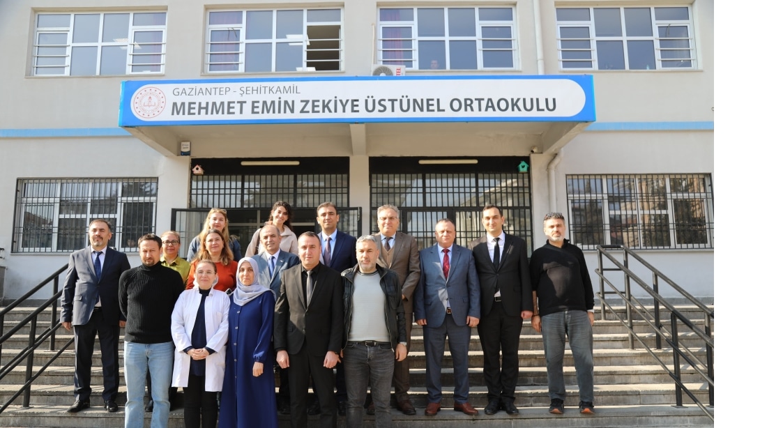 Türkiye Yüzyılı Maarif Modeli doğrultusunda güncellenen Dönem Sonu Faaliyet Haftası'nın son gününde Mehmet Emin-Zekiye Üstünel Ortaokulundayız.