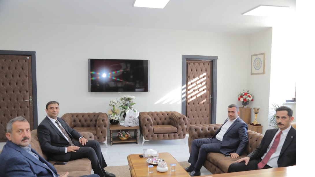 İslâhiye Kaymakamı, İslâhiye Belediye Başkanı ve AK Parti İslâhiye İlçe Başkanından İl Millî Eğitim Müdürümüz Dr. Erdal Kılınç'a Ziyaret