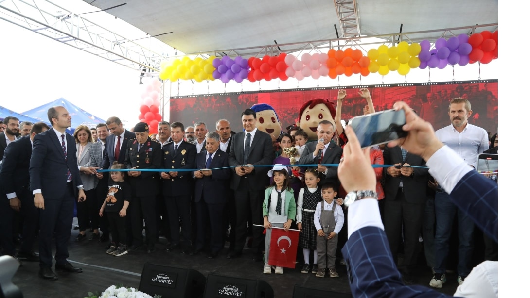 GAZİANTEP BÜYÜKŞEHİR BELEDİYESİ 23 NİSAN PARKI AÇILIŞI VE ÇOCUK ŞENLİKLERİ