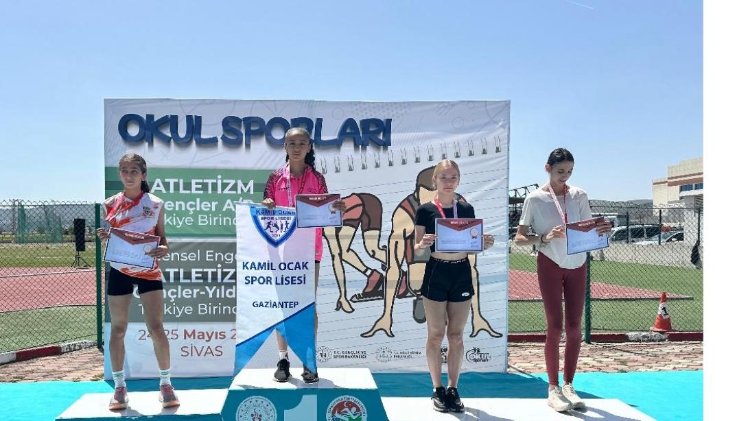 KÂMİL OCAK SPOR LİSESİ ÖĞRENCİSİ ZEHRA YASEMİN ÇEVİK, TÜRKİYE BİRİNCİSİ!
