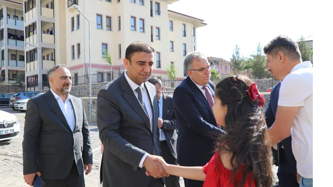 BAŞARI ÖDÜLLENDİRİLDİ, TAM PUAN ALAN IRMAK EVİNDE ZİYARET EDİLDİ!