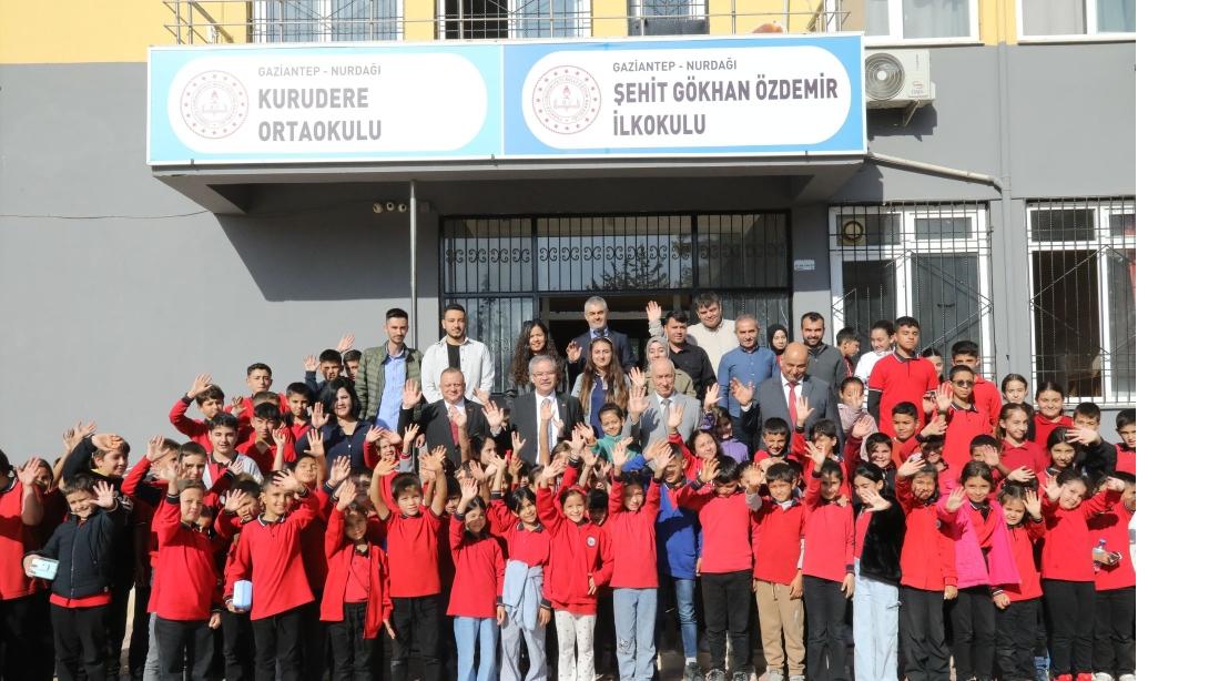 Amanos Dağları'nın eteği, ilk medeniyetlerin yol ettiği, rüzgâr enerjisinin kol gezdiği NURDAĞI'NDAYIZ!